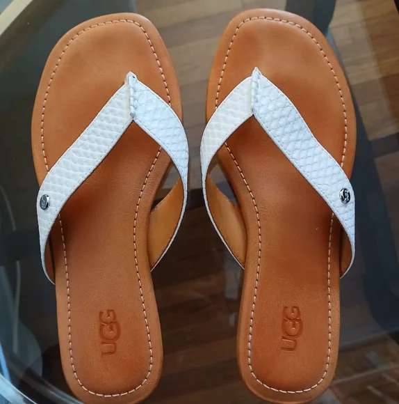 UGG Tuolumne Women Size 6 Tan and White Snakeskin Pattern Thong Sandals - Picture 5 of 6